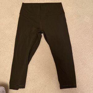 Lululemon Dark Green Cropped Leggings